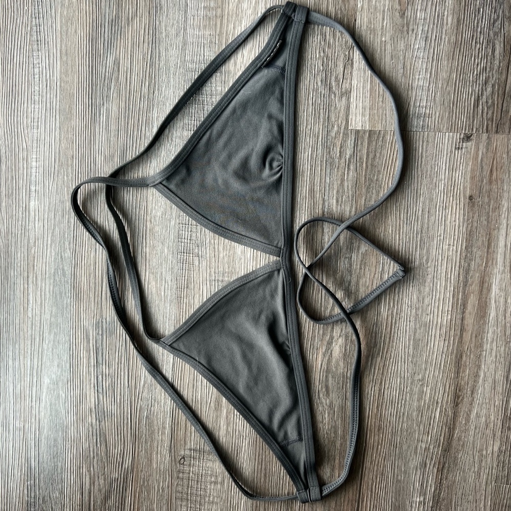 Jolyn triangle top